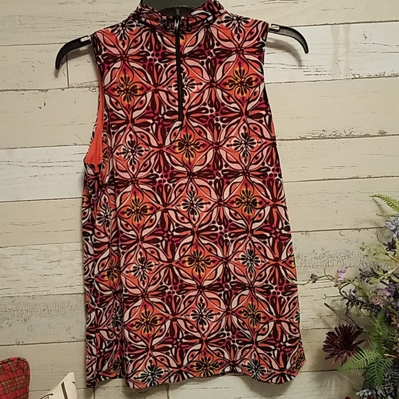 Top - Picture 2 of 5